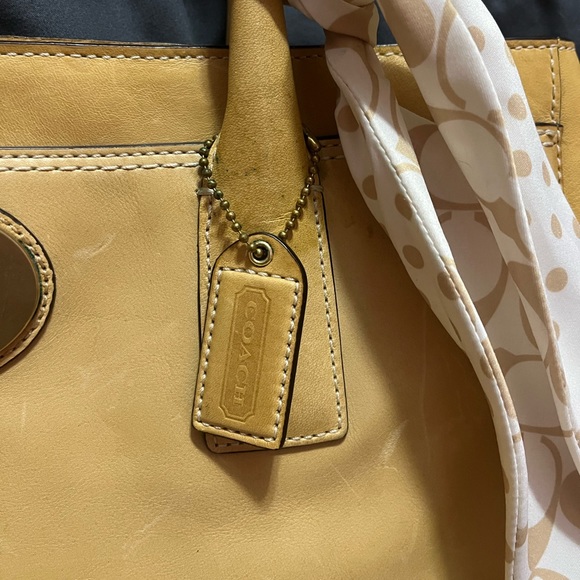 VINTAGE COACH Madeline Beige / Yellow Handbag - Picture 6 of 6